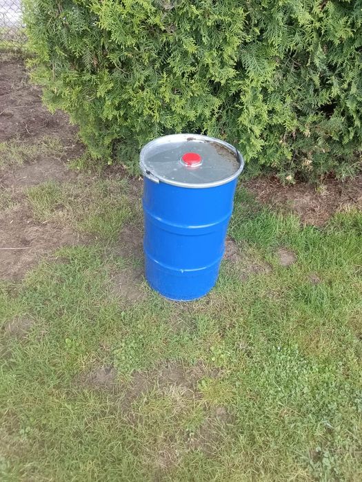 Sprzedam metalowe beczki 50 litrow