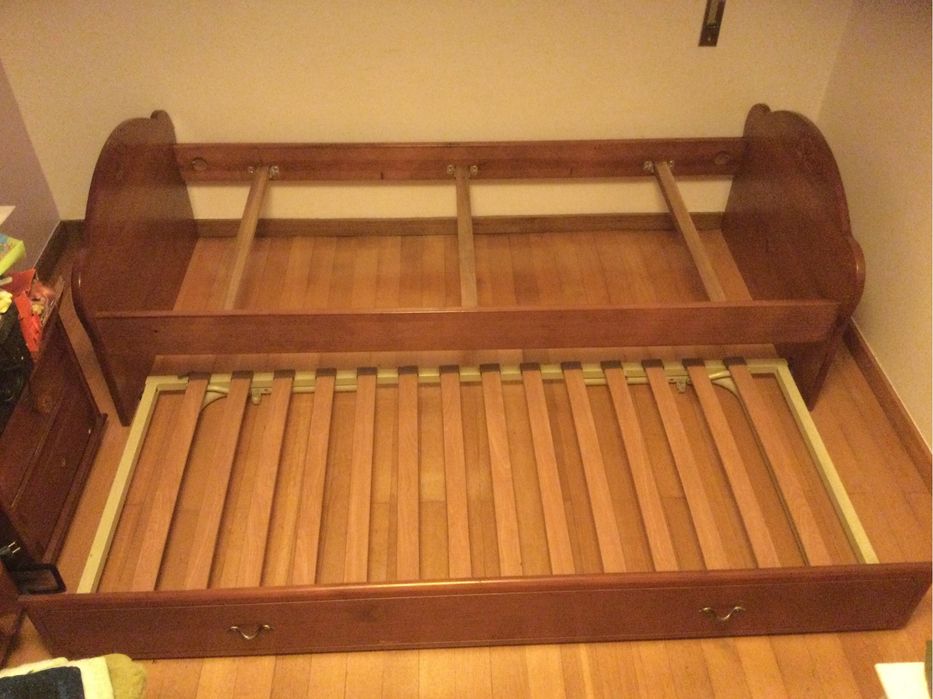 Vendo cama de solteiro/casal
