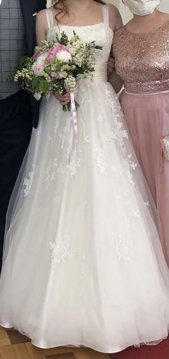 Klasyczna suknia ślubna z gorsetem