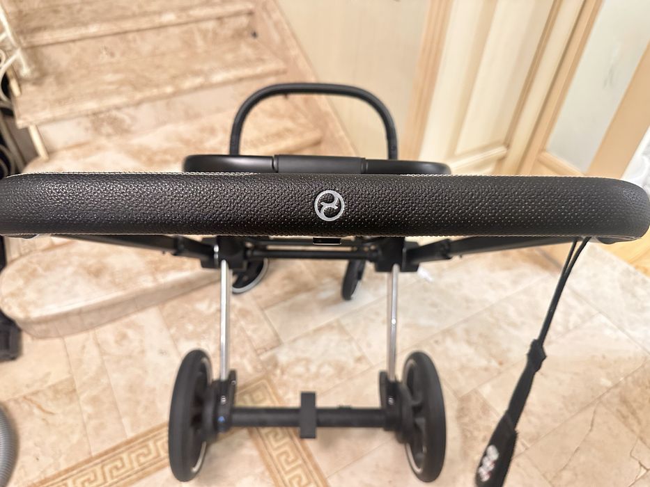 Прогулянковий візочок Cybex e-Priam електрична блок + шасі