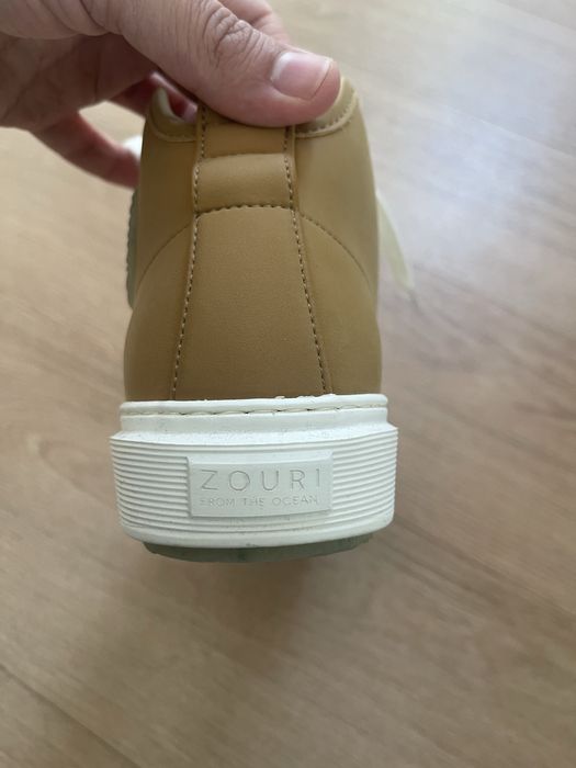 Tenis Zouri novos na caixa