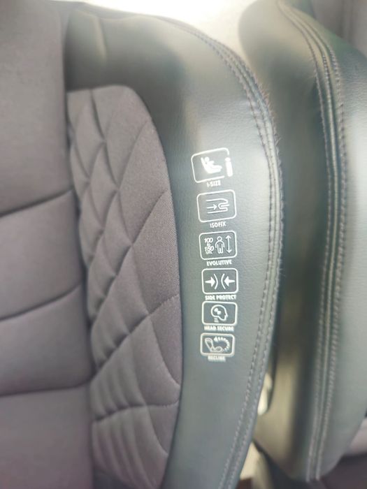 Fotelik 2 szt prawie nowe