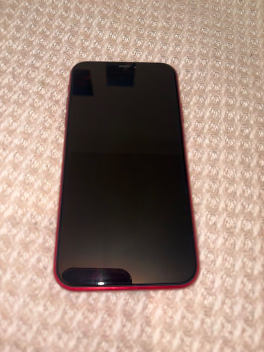 iPhone 11 czerwony 64gb
