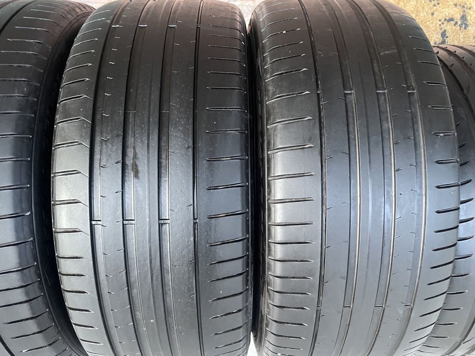 Літні шини 255/40R21 Pirelli
