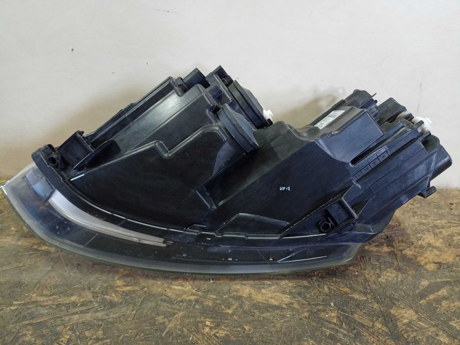 VW Volkswagen Polo 5 V 6C lampa przód przednia prawa oryginał EU