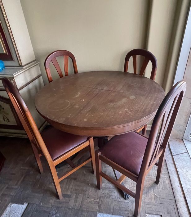 Mesa da sala circular e extensível para oval e 4 cadeiras