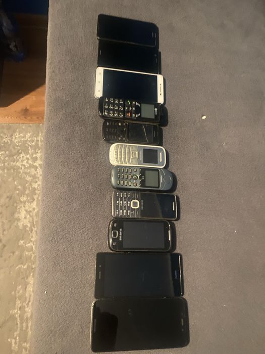 Zestaw Telefonów 11 sztuk