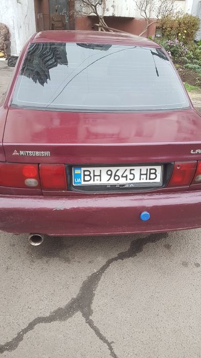 Автомабиль Митсубиси Ланцер