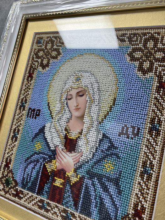 Ікона «Пресвята Богородиця» вишита бісером