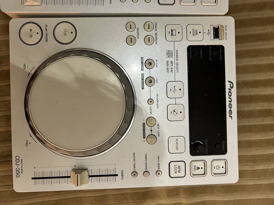 Dois CDJ 350 Pioneer