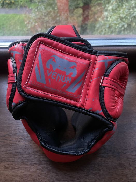 Шолом та рукавиці для ММА Venum ОПИС !