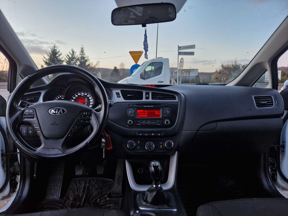 Kia Ceed Sprowadzony ! Zarejestrowany ! 5 Drwi ! Benzyna ! Hak ! 2013r