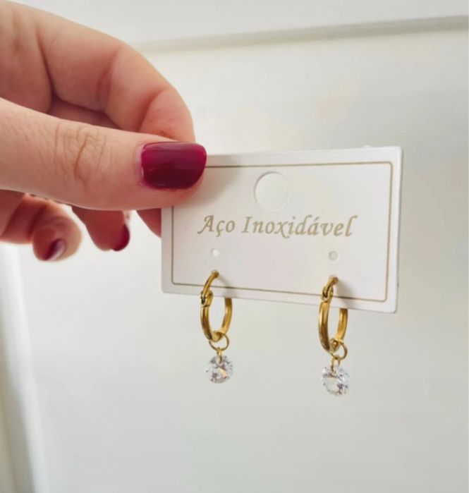 Argolas douradas com cristais aço inoxidável