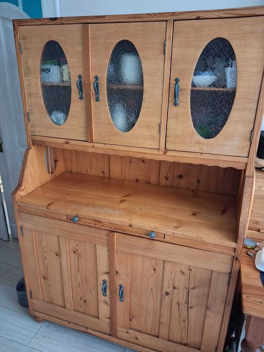 Stary kredens kuchenny z lat 20-tych