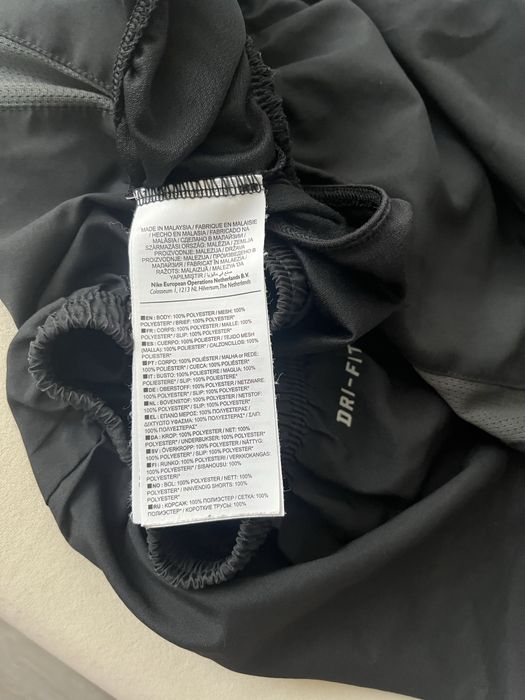 Спортивные шорты Nike размер М