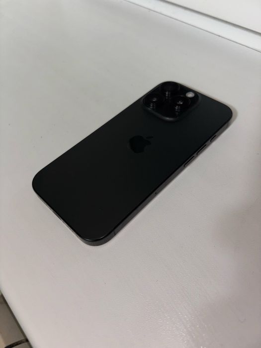 Iphone 16 pro  czarny 128gb