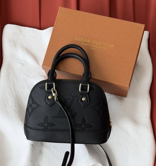 Сумка Louis Vuitton Alma BB Monogram