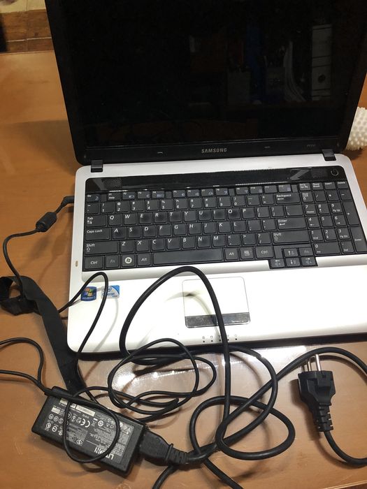 1 Portátil Sony + 1 Portatil Samsung