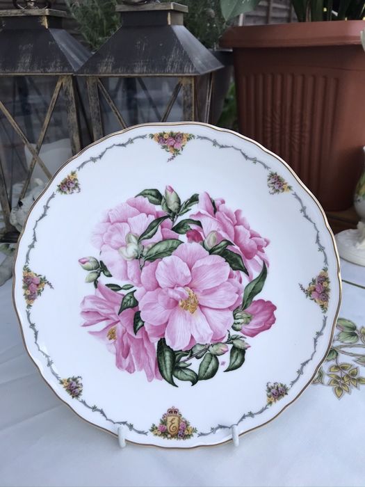 Тарелка декоративная Royal Albert