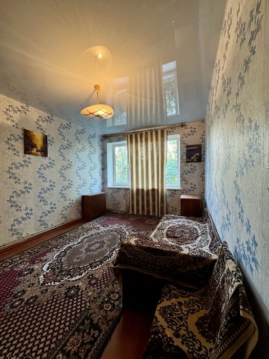 Трикімнатна квартира крупногабаритна ,автономне опалення Новомиколаївк