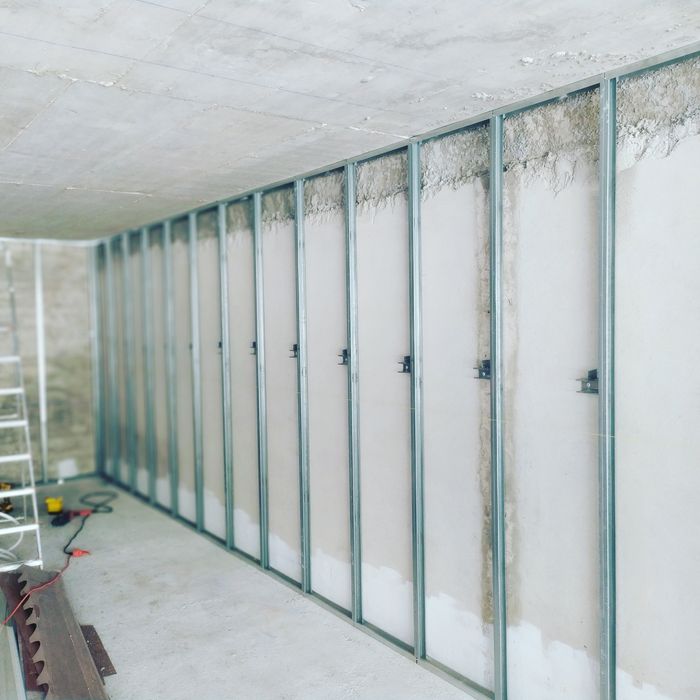 Fazemos trabalhos de remodelação, construção de raiz e light steel fra