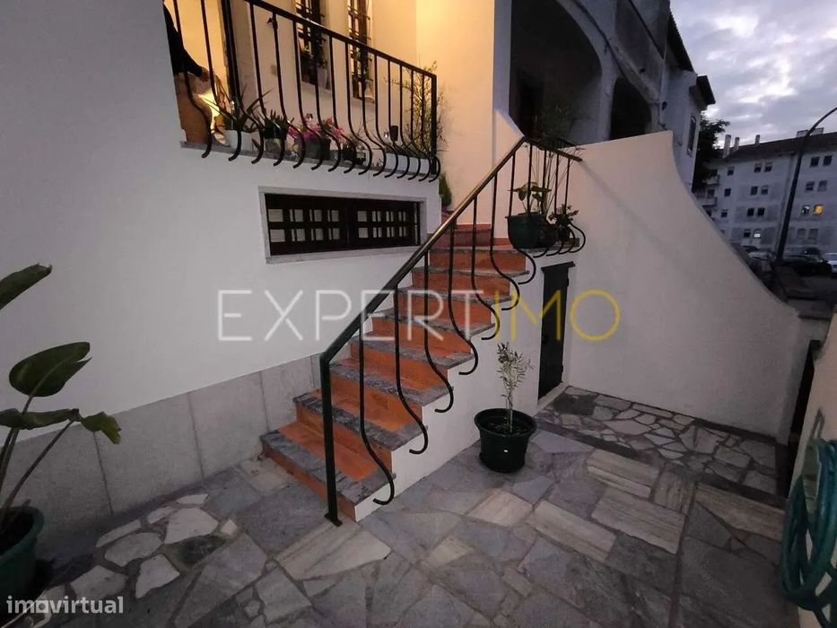 Moradia T4 c/ Garagem - Beja