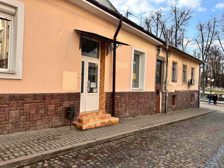 Оренда фасадного комерційного приміщення, Центр, м. Дрогобич!