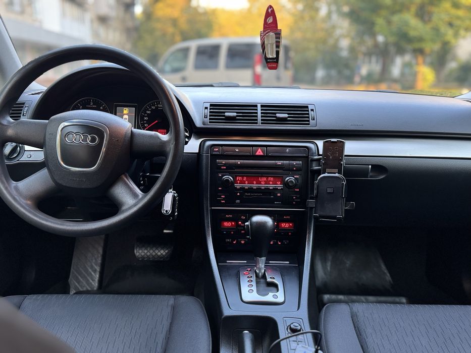 Продам Audi A4 B7  2.0 TDI 103kw Автомат .