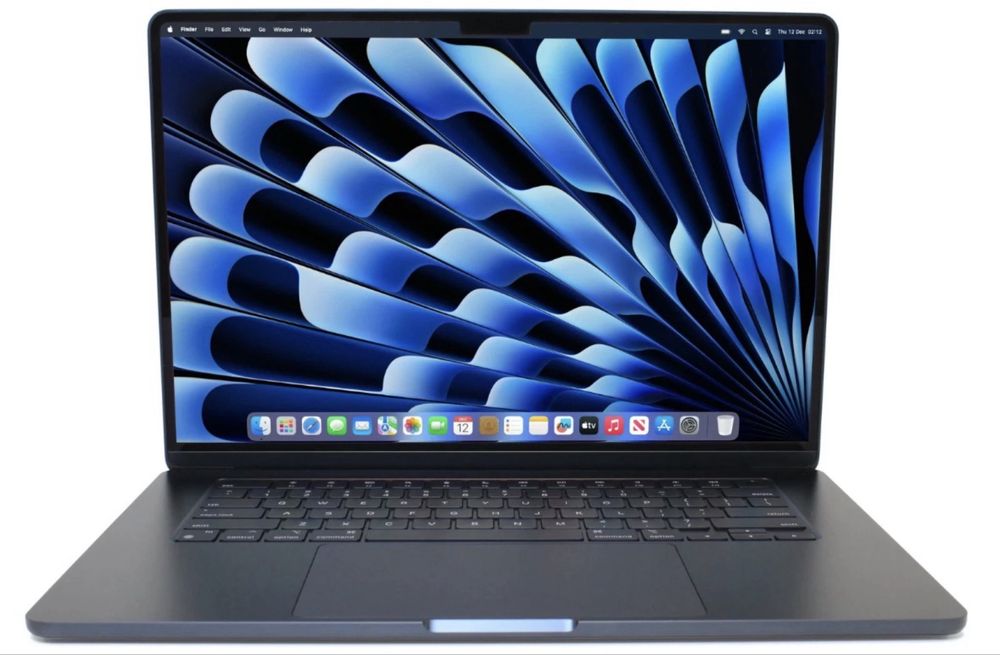 MacBook Air 15” (2025) – M4 – 16GB RAM – 256GB SSD – Midnight – Open Box - ISO