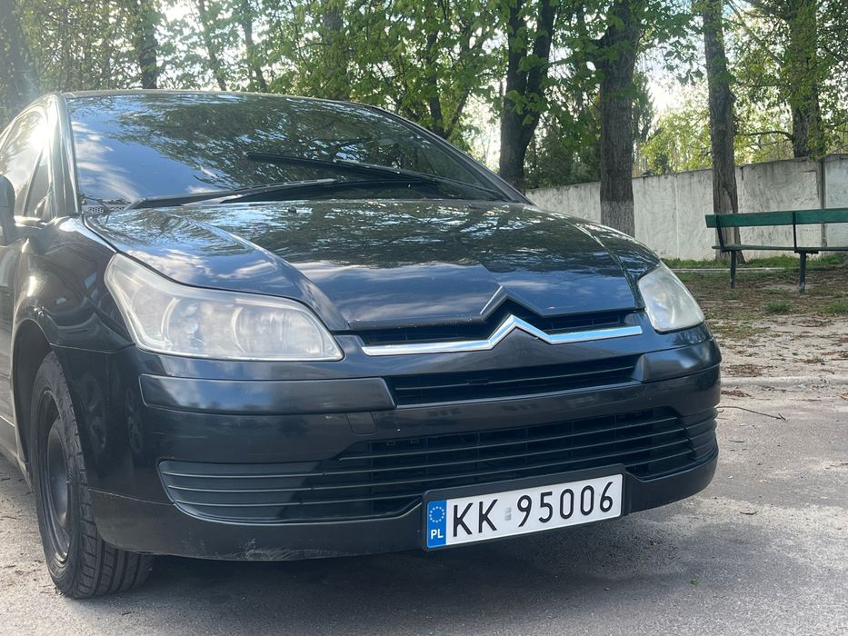 Автомобіль сітроен C4