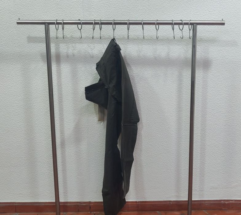 5 Expositores Inox loja vestuário