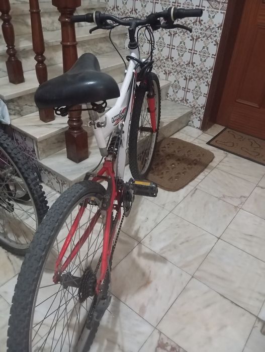 Bicicleta com amortecedores