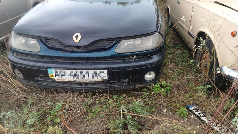 Крыло четверть правая бампер дачия логан седан рено  RENAULT LOGAN MCV лагуна 1 2