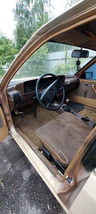 Opel Commodore 1982 року