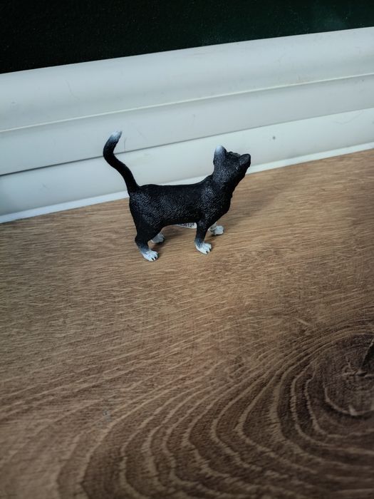 nowa figurka kota