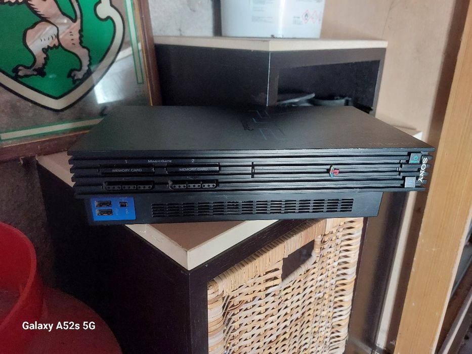 Playstation 2 com 2 comandos