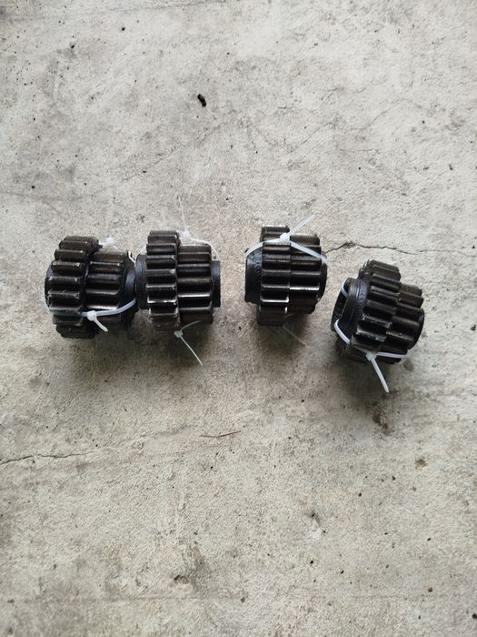 Шестерні бортового редуктора ЛУАЗ.