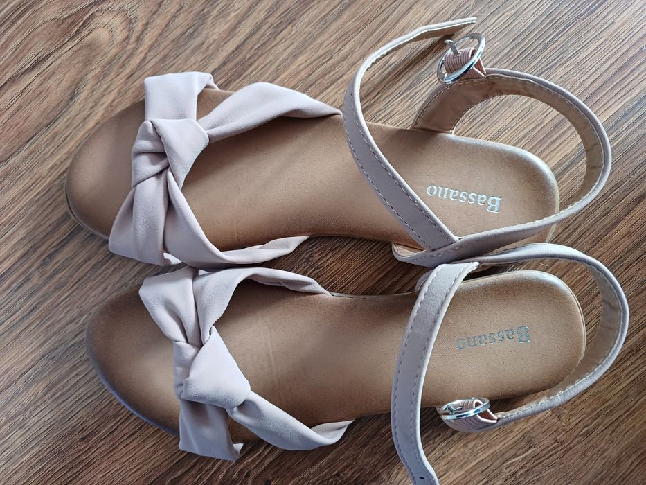 Sandały dziewczęce 37