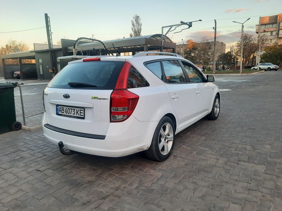 В долгосрочную аренду сдаётся Kia Ceed универсал