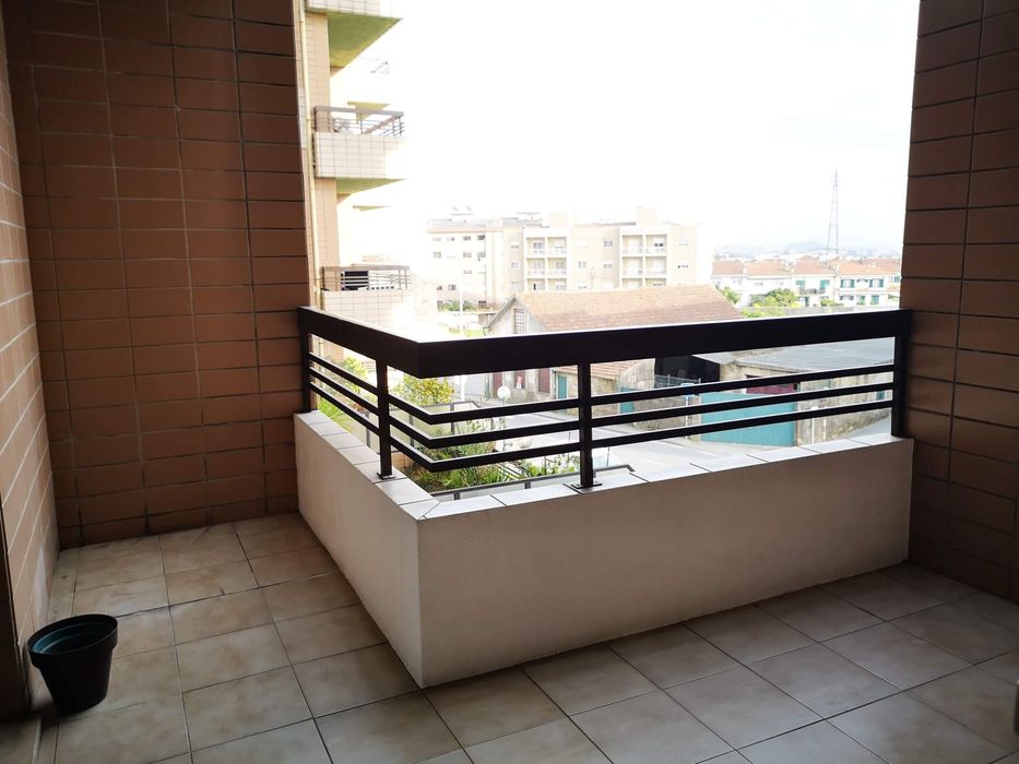 T3 Areosa-Rio Tinto Condominio Fechado