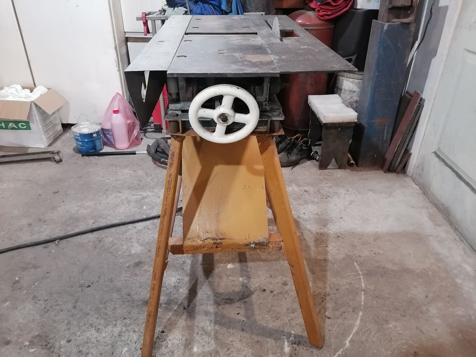 Деревообрабатывающий станок Мд-200 РЕ завод Первомайск Дизельмаш