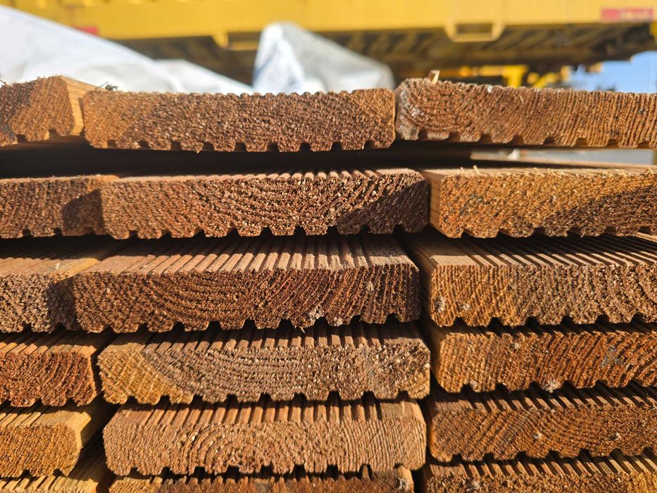 Deska tarasowa ryflowana 27mm x 145mm x 4000mm