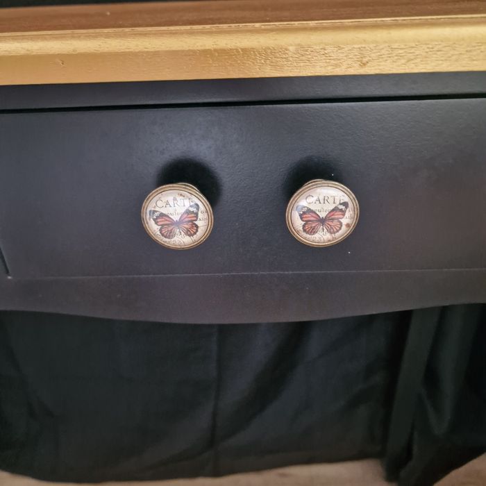 Aparador/consola preto e dourado