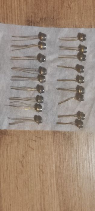 Транзистор КТ 807 Б ,П701 микр К140УД 1,2,5,7,8,9,11,12Бстабилитроны Д