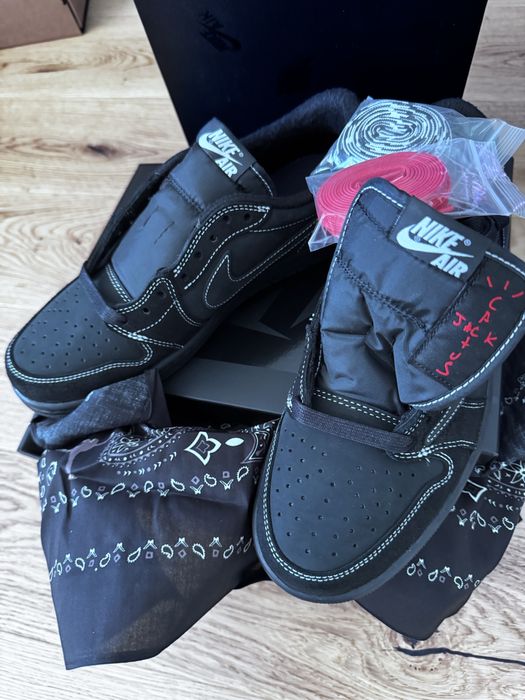 AIR Jordan 1 Low X Travis Scoott   42/5