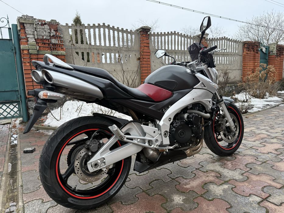 Suzuki GSR400 розмитнений