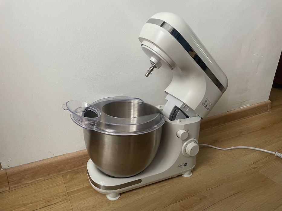 Robot kuchenny planetarny