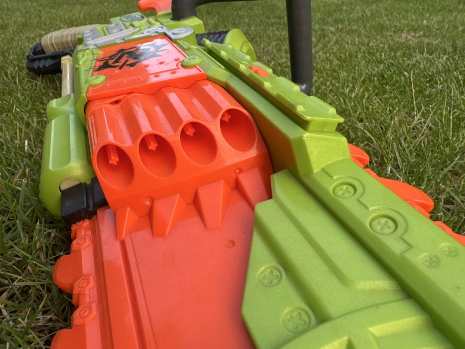 Nerf zombi braisaw ОРИГІНАЛ у гарному стані все працює