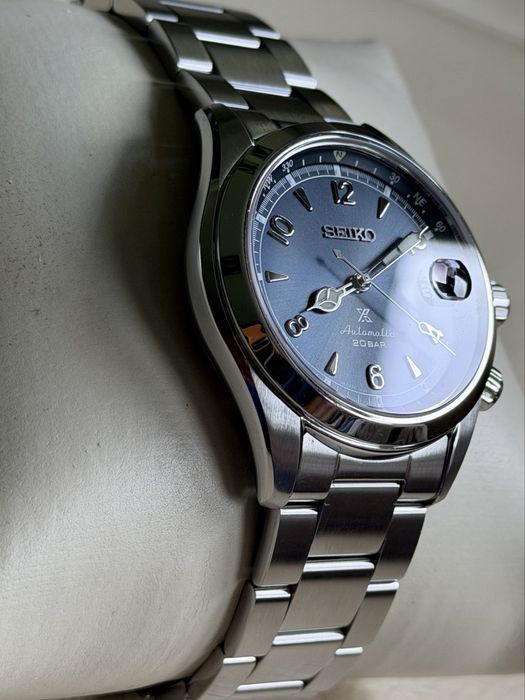 Seiko Alpinist glacier