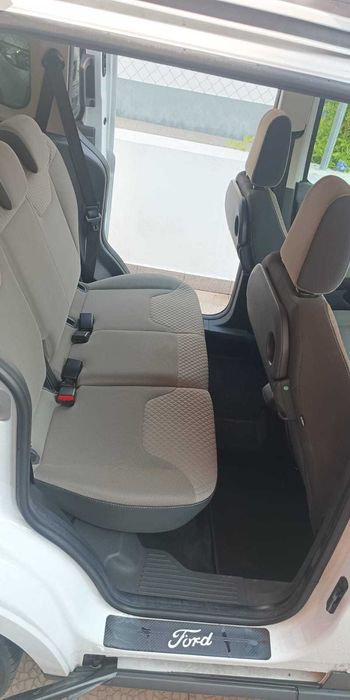 Ford Tourneo Courier — fotografia 8